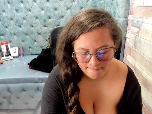 SaraThonson webcam