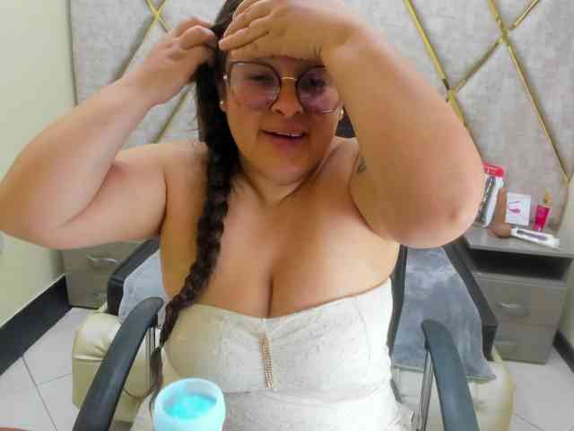 SaraThonson webcam