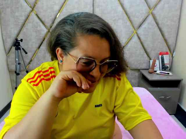 SaraThonson webcam