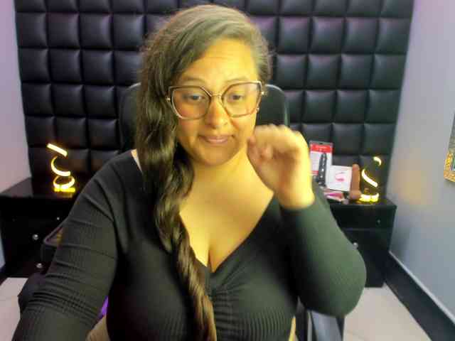 SaraThonson webcam