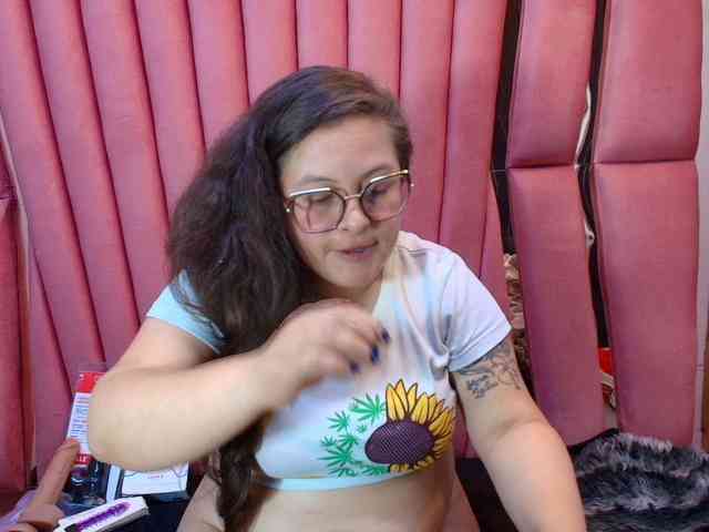 SaraThonson webcam