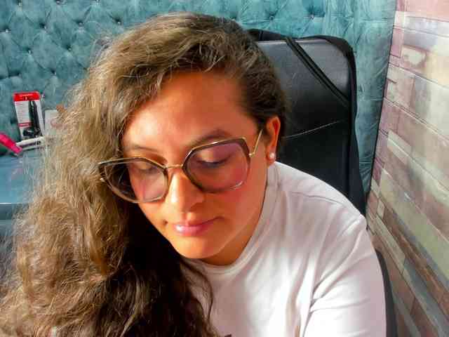 SaraThonson webcam