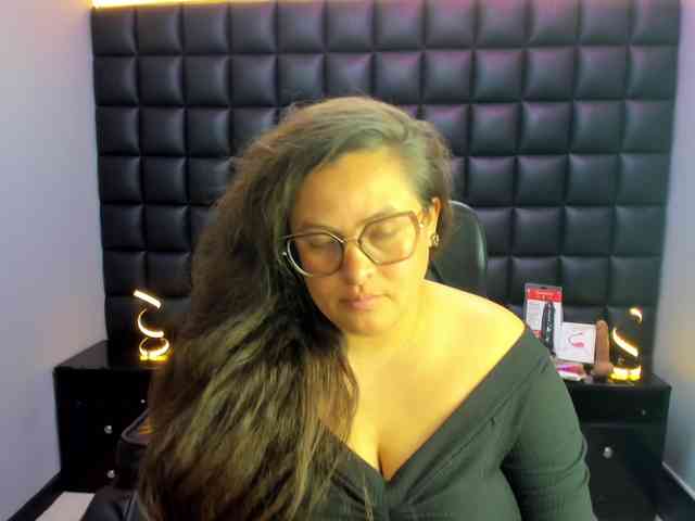 SaraThonson webcam