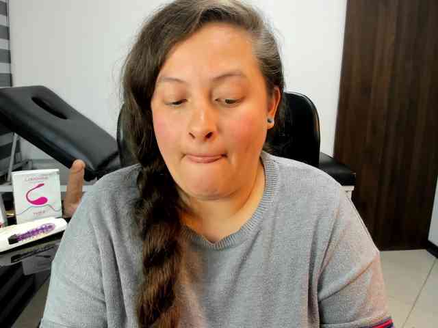 SaraThonson webcam