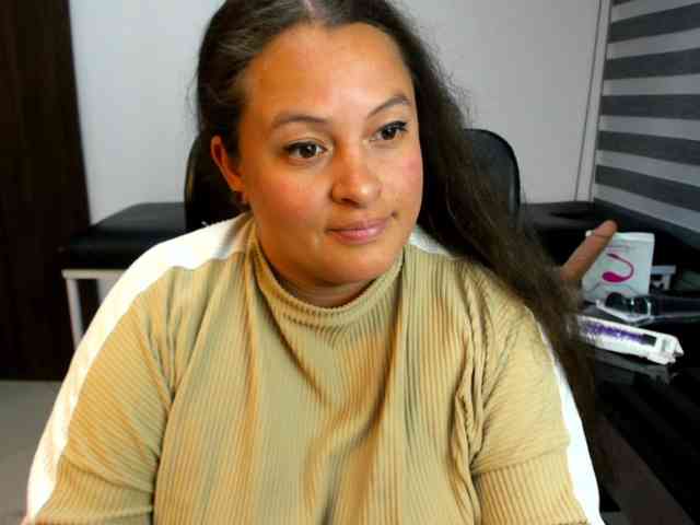 SaraThonson webcam