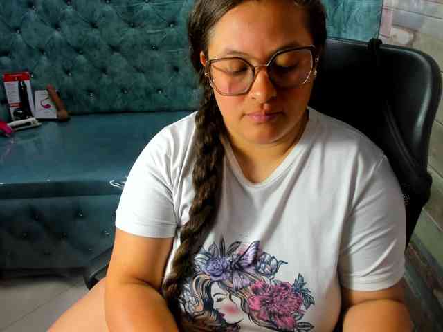 SaraThonson webcam