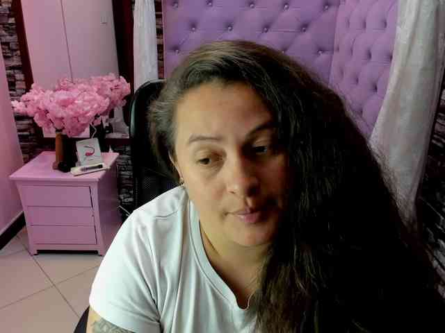SaraThonson webcam