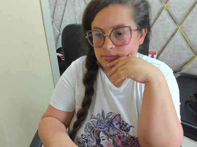 SaraThonson webcam