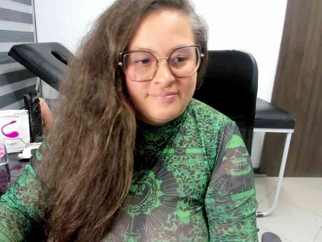 SaraThonson webcam