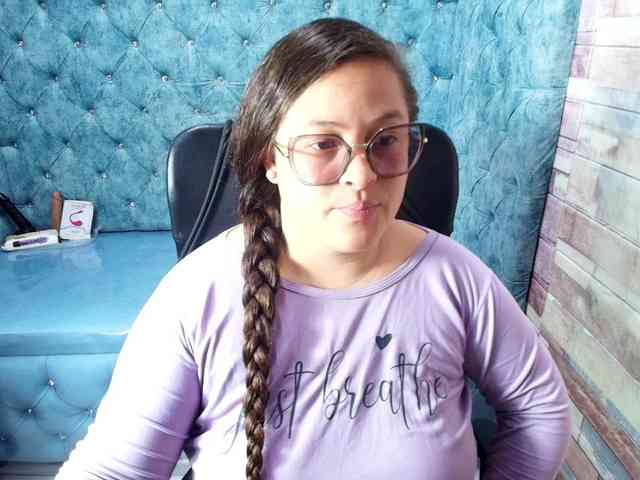 SaraThonson webcam