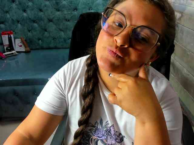 SaraThonson webcam