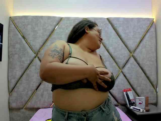 SaraThonson webcam