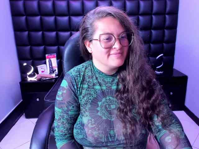 SaraThonson webcam