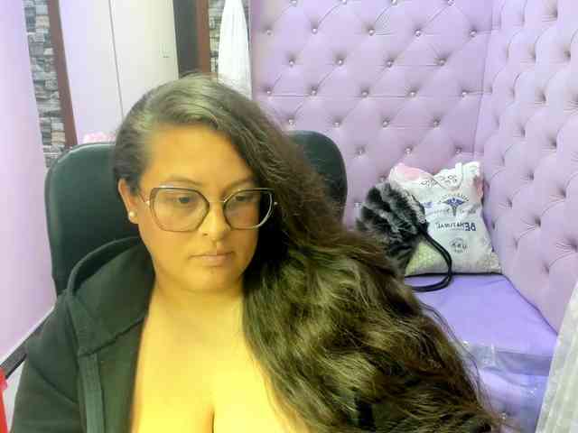 SaraThonson webcam