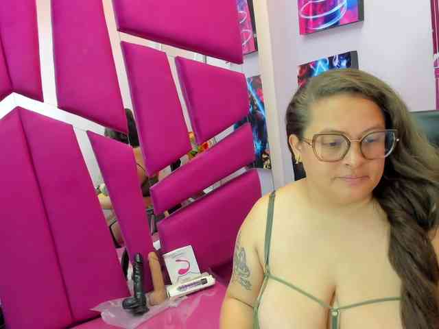 SaraThonson webcam