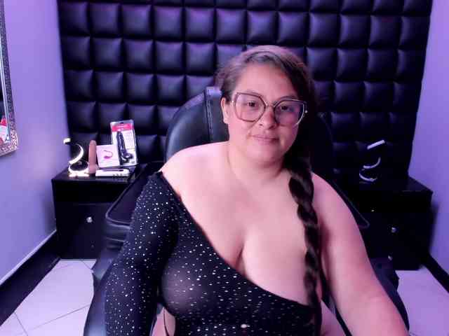SaraThonson webcam