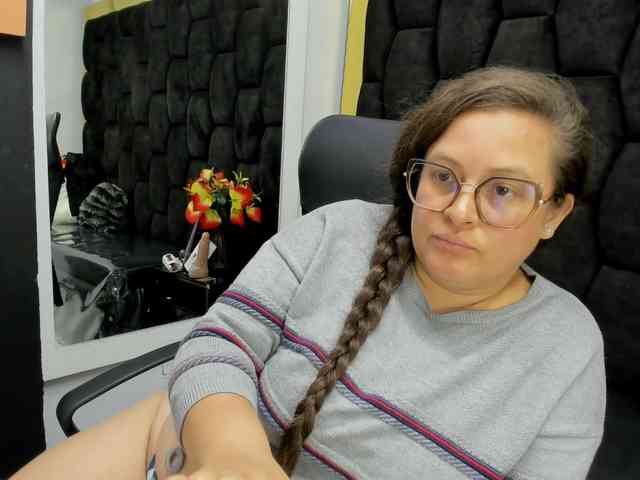 SaraThonson webcam