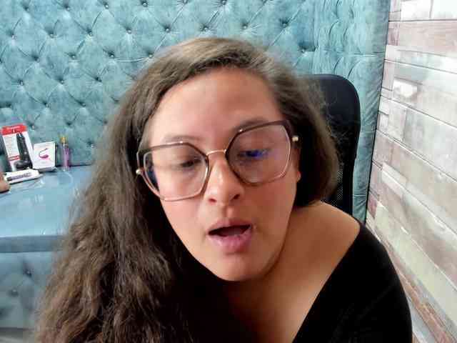 SaraThonson webcam