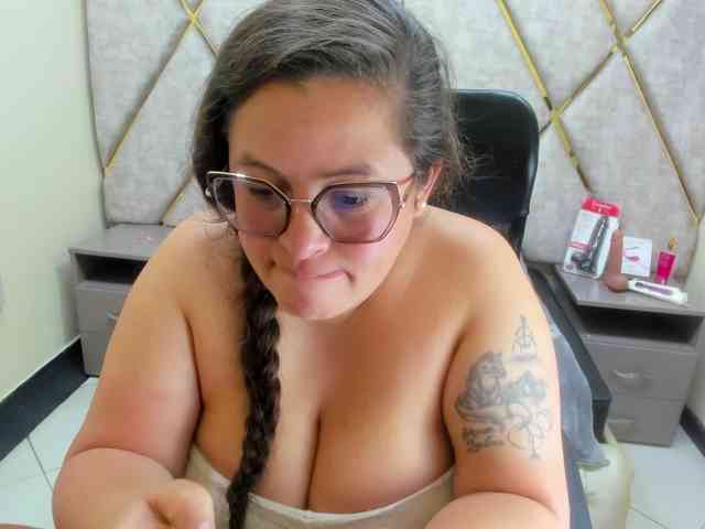 SaraThonson webcam