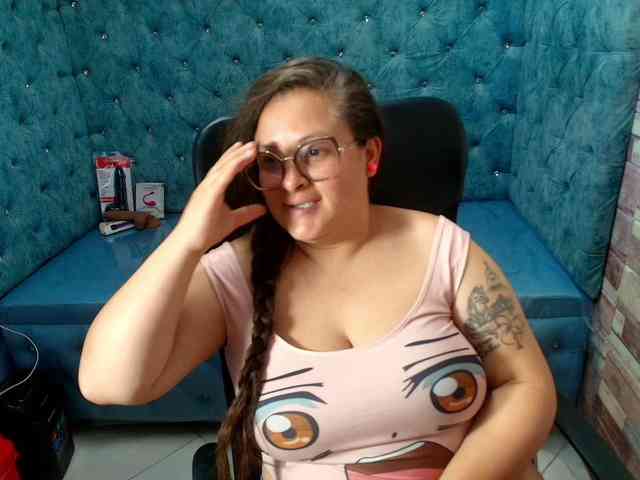 SaraThonson Live Webcam on BongaCams