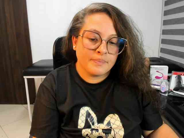 SaraThonson webcam