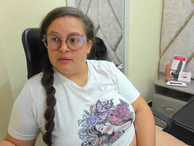 SaraThonson webcam