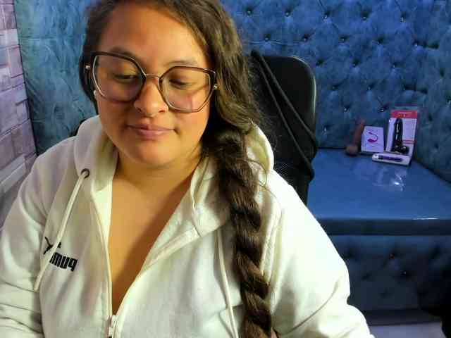 SaraThonson webcam