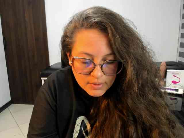 SaraThonson webcam