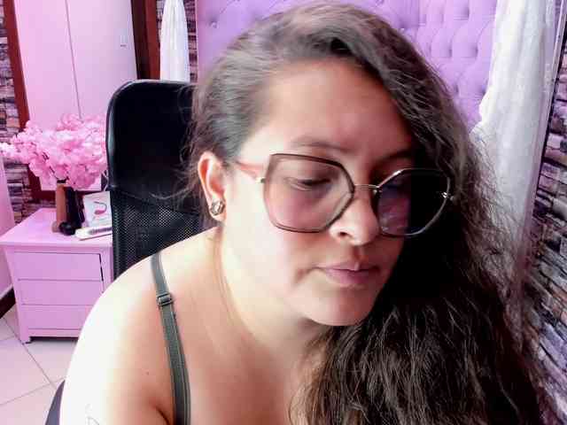 SaraThonson webcam