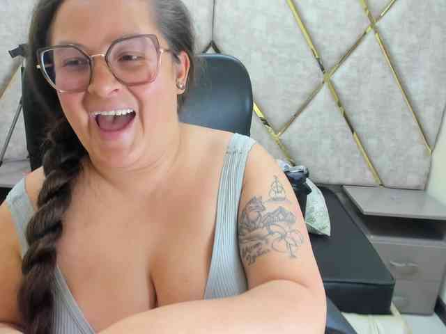 SaraThonson webcam