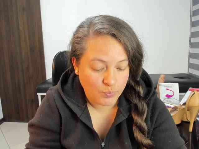 SaraThonson webcam