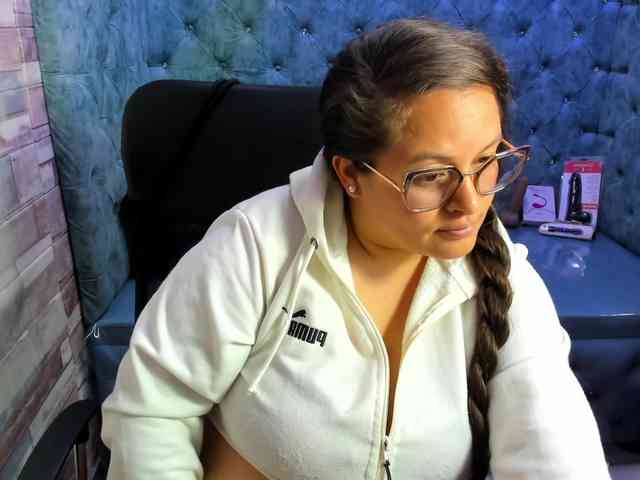 SaraThonson webcam