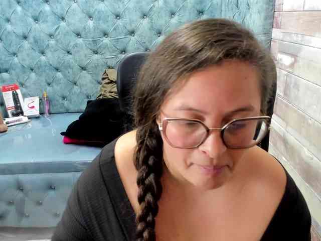 SaraThonson webcam