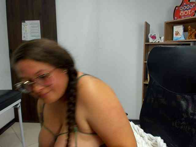 SaraThonson webcam