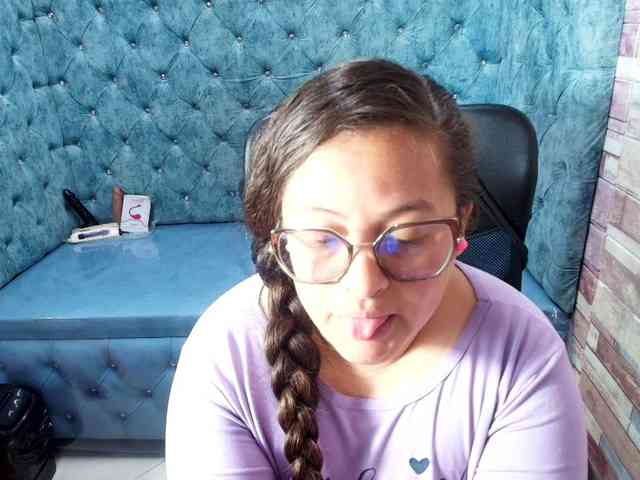 SaraThonson webcam