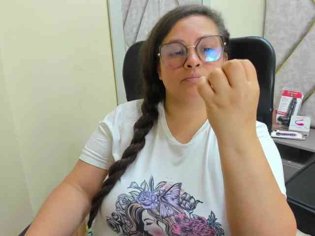 SaraThonson webcam