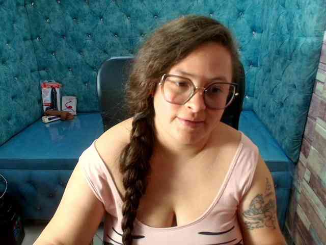 SaraThonson Live Webcam on BongaCams