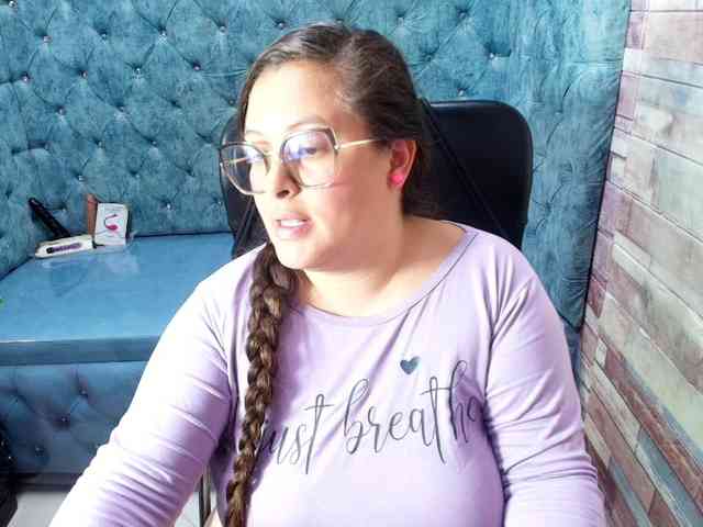 SaraThonson webcam