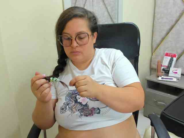 SaraThonson webcam