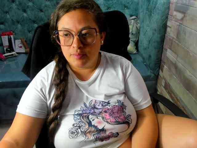 SaraThonson webcam