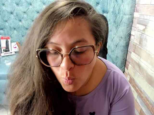 SaraThonson webcam