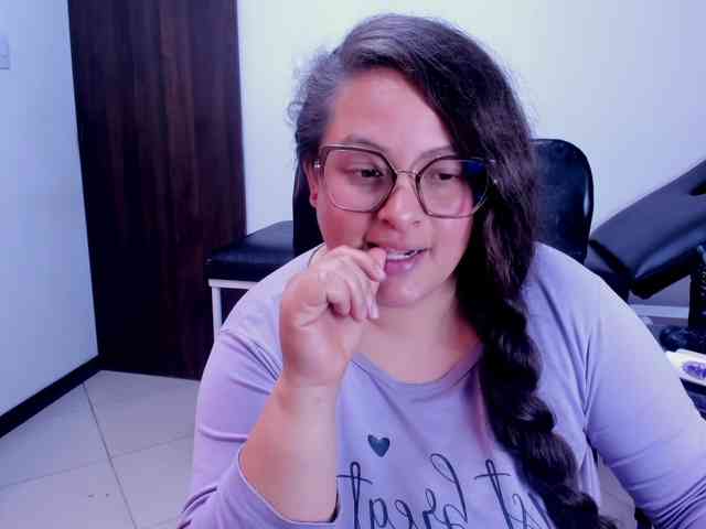SaraThonson webcam