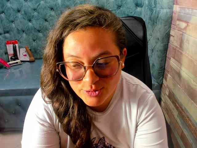 SaraThonson webcam