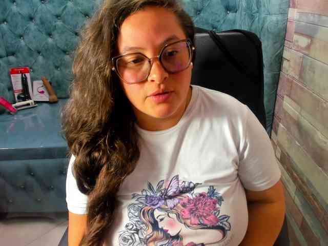 SaraThonson webcam