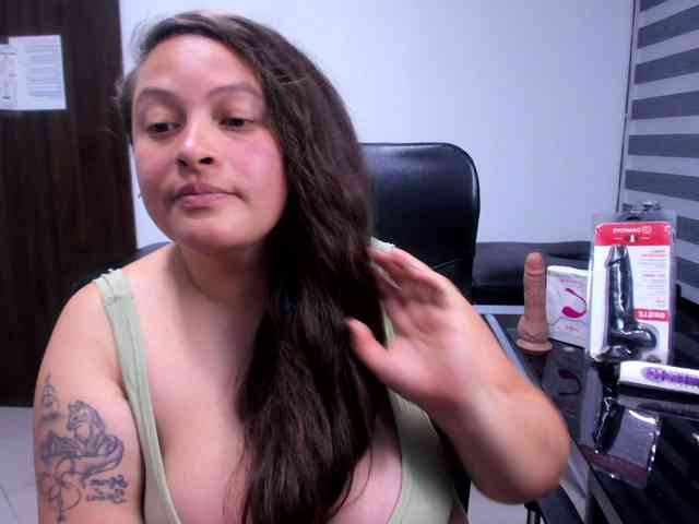 SaraThonson webcam