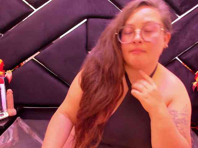 SaraThonson webcam
