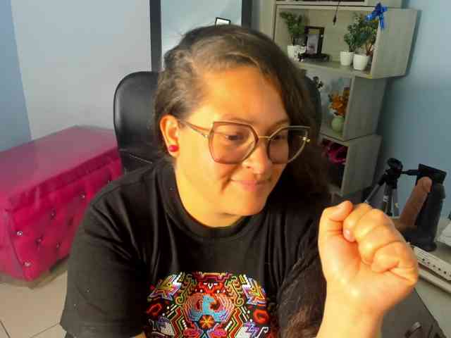 SaraThonson webcam