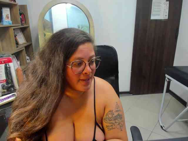 SaraThonson Live Webcam on BongaCams