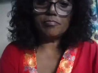 hotmomsexy's Live Webcam