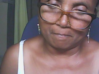 hotmomsexy's Live Webcam